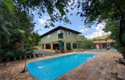 Casa em condomínio fechado com 5 quartos à venda na av casa branca, 1100, casa branca, brumadinho, 500 m2 por r$ 2.750.000