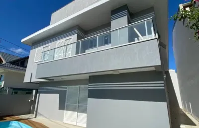 Vendo linda casa mobiliada, alto padrão frente mar - navegantes