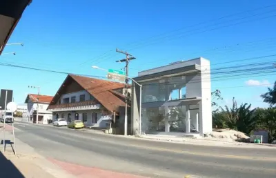 Alugo sala comercial com acabamentos novos e 75m² - no centro de ilhota -sc