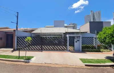 Casa com 4 quartos à venda no Aurora, Londrina 