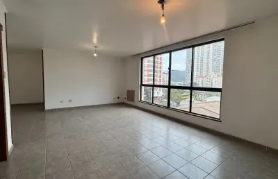 Vista mar na ponta da praia! 3 quartos, 2 vagas de garagem, localização nobre de santos.