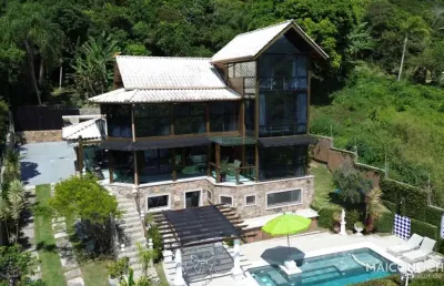 Casa 4 suítes com vista para o mar, mobiliada na praia brava, florianópolis/sc