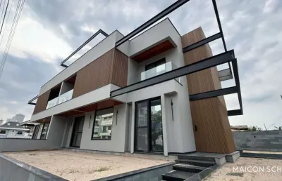 Casa 3 suítes a 700m do mar, jurerê, florianópolis/sc