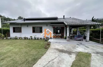 Casa com 3 quartos à venda na avenida das hortênsias, albuquerque, teresópolis, 118 m2 por r$ 890.000