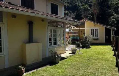 Casa ampla e aconchegante com vista privilegiada no retiro.