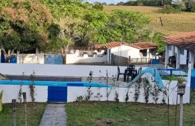 Granja com 2.6 hectares negociarmos de porteira fechada com uma linda estrutura um lugar encantador