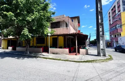 Oportunidade unica:casas de esquina no centro com restaurante ativo ha 5 anos