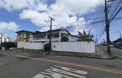 Vendo excelente casa de dois pavimentos em ótima localização no bairro sao francisco