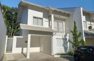 Condomínio fechado no anita garibaldi com 3 quartos para venda, 220 m²