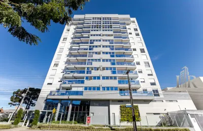 Espaço, elegância e vista definitiva no último andar mobiliado