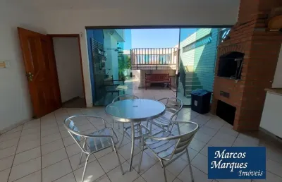 Casa duplex com piscina e espaço gourmet com churrasqueira no bairro aparecida