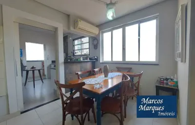 Apartamento com 2 dormitórios e 2 banheiros em prédio com elevadores no embaré