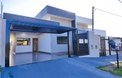 Magnifica casa no residencia iguatemi pronta para financiamento proximo de escolas mercados bairro super tranquilo-iguatemi-pr