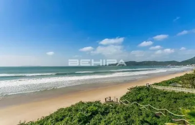 Cobertura duplex beira mar na praia de mariscal em bombinhas