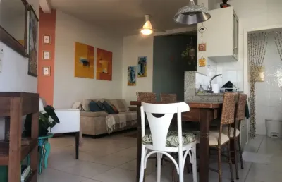 Apartamento com 2 quartos à 100 m da praia no bairro novo campeche