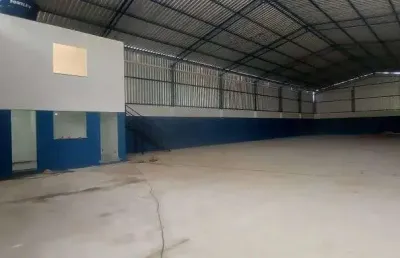 Dois galpões de 1.200m² cada com estrutura de escritório, banheiros e cozinha - itaboraí/rj