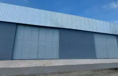 Alugo galpão com 1.200m² novo c/4 banehrios e 2 cozinhas - itaboraí/rj