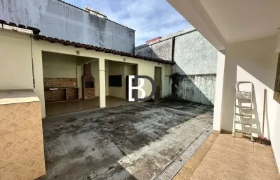 Casa com 3 quartos à venda na rua equador, 10, campo do oeste, macaé, 10 m2 por r$ 330.000