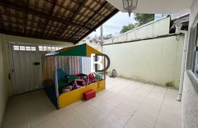 Casa com 3 quartos à venda na avenida berta fernandes martins antunes, 10, jardim vitória, macaé, 135 m2 por r$ 510.000