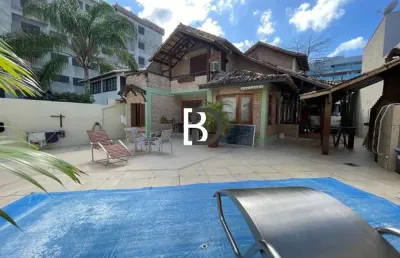 Casa com 3 quartos à venda na rua rua josé lúcio medeiros muniz, 21, praia do pecado, macaé, 10 m2 por r$ 2.500.000