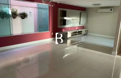 Casa com 3 quartos à venda na rua rua maurício ribeiro bejamim, 12, são marcos, macaé, 209 m2 por r$ 950.000
