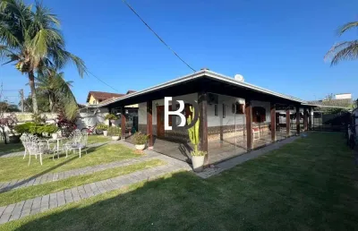 Casa com 3 quartos à venda na rua beira canal, 10, extensão do bosque, rio das ostras, 220 m2 por r$ 950.000