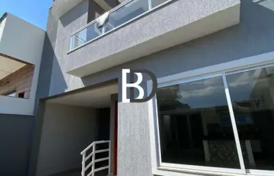 Casa com 3 quartos à venda na avenida costazul, 10, costazul, rio das ostras, 140 m2 por r$ 750.000