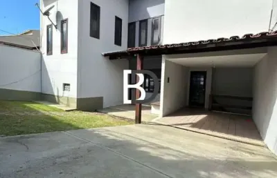 Casa com 3 quartos à venda na rua cláudio ferreira gonçalves, 10, são marcos, macaé, 242 m2 por r$ 850.000