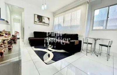 Cobertura 2 quartos sendo 1 suíte, armários na cozinha e nos banheiros, 2 vagas de garagem, localiz