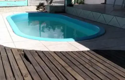 Casa com 5 quartos à venda no Centro, Penha 