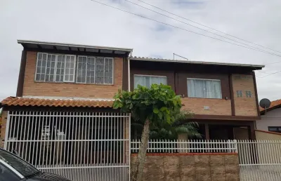 Casa sobrado em praia de armação do itapocorói, penha/sc