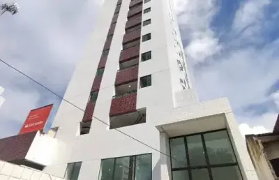 Gd - localizado em casa amarela com 55m², 2 e 3 quartos.