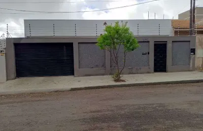 Casa padrao com 3 dormitorios e suite na vila araponguinha, arapongas