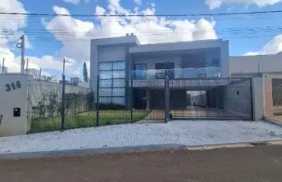 Casa de alto padrao com 3 dormitorios e piscina em jardim portal da flores, arapongas