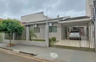 Linda casa de padrao no jardim panorama - arapongas