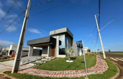Casa de alto padrao com 3 dormitorios e piscina em arapongas