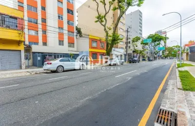 Centro! apartamento compacto com 1 quarto e garden de uso comum no edifício tropical!