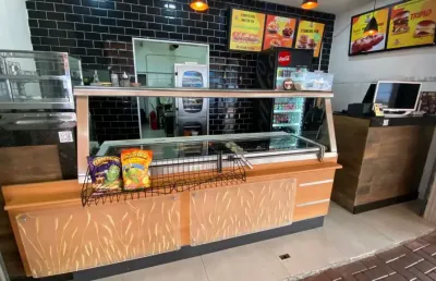 Baixouuu hamburgueria completa à venda – excelente estado e pronta para uso imediato
