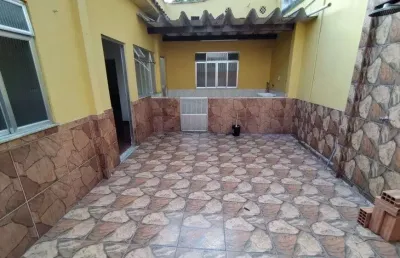 Vendo linda casa de vila 2 quartos - quintal - 90m² - centro de duque de caxias - rj