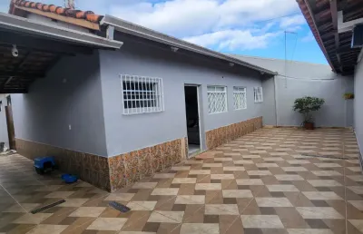 Casa espaçosa à venda na martim de sá – localização privilegiada