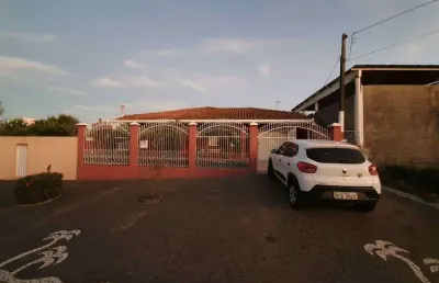Casa com 3 quartos à venda na Rua Pastor Pita, Uvaranas, Ponta Grossa