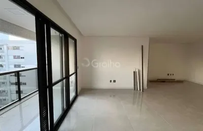 Apartamento de 135 m² com 3 quartos sendo 3 suítes no kobrasol