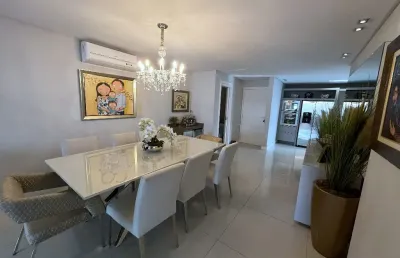Apto amplo,  semi mobiliado em prédio moderno com área de lazer.