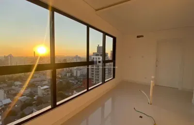 Apartamento novo com 3 suítes e vista panorâmica, no centro