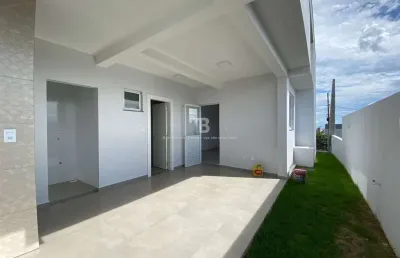 Casa ampla e bem iluminada, com lindo quintal verde - desbravador