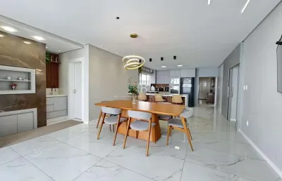 Casa semimobiliada no paraíso com piscina, 2 suítes e closet
