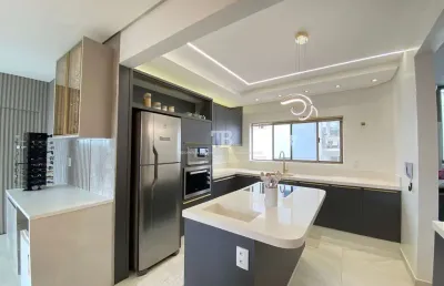 Apartamento semimobiliado com 105,97 m² privativos no presidente médici