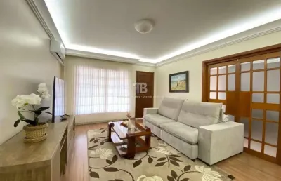 Casa no centro de chapecó: 3 quartos com suíte e 2 vagas