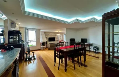 Apartamento semimobiliado no centro com 3 quartos, suíte e 2 vagas de garagem