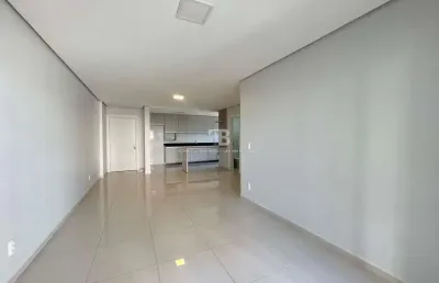 Apartamento semimobiliado com 3 quartos e varanda gourmet no presidente médici
